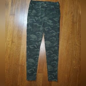 American Eagle Green Camouflage Hi Rise  Jeggings Crop